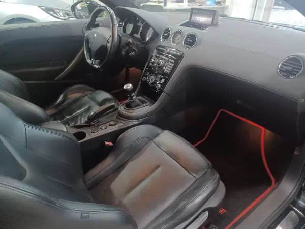 Peugeot RCZ 2010 - 11890 EUR, 102545 km - AUTO.MOTO.pt - 102545km - foto 22 de 37