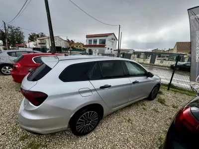 Fiat Tipo Station Wagon 2021 - 12499 EUR, 96300 km - AUTO.MOTO.pt - 96300km - foto 4 de 6