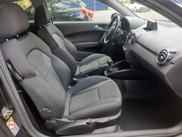 Audi A1 2012 - 8990 EUR, 206000 km - AUTO.MOTO.pt - 206000km - foto 19 de 20