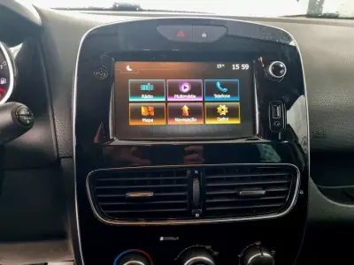 Renault Clio 2019 - 11500 EUR, 90000 km - AUTO.MOTO.pt - 90000km - foto 7 de 9