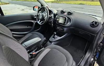 Smart Fortwo Cabrio 2021 - 12999 EUR, 30000 km - AUTO.MOTO.pt - 30000km - foto 5 de 19