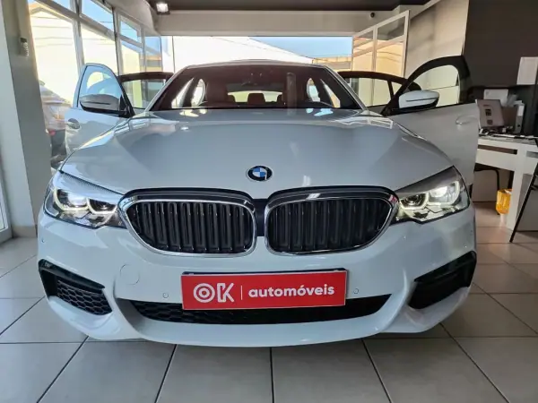 BMW 530e 2019 - 31500 EUR, 46900 km - AUTO.MOTO.pt - 46900km - foto 21 de 39