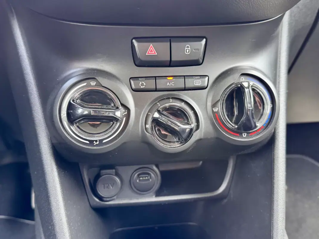Peugeot 208 2019 - 11990 EUR, 53000 km - AUTO.MOTO.pt - 53000km - foto 13 de 19