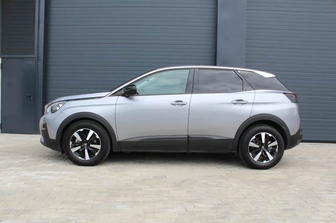 Peugeot 3008 2018 - 18000 EUR, 97000 km - AUTO.MOTO.pt - 97000km - foto 6 de 18