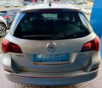 Opel Astra Sports Tourer 2015 - 8950 EUR, 159000 km - AUTO.MOTO.pt - 159000km - foto 10 de 26