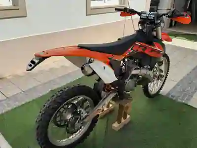 KTM SX 250 2015 - 5100 EUR, 300 km - AUTO.MOTO.pt - 300km - foto 1 de 11