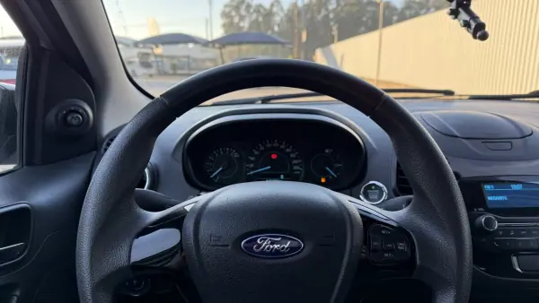Ford KA 2018 - 10500 EUR, 142000 km - AUTO.MOTO.pt - 142000km - foto 23 de 40