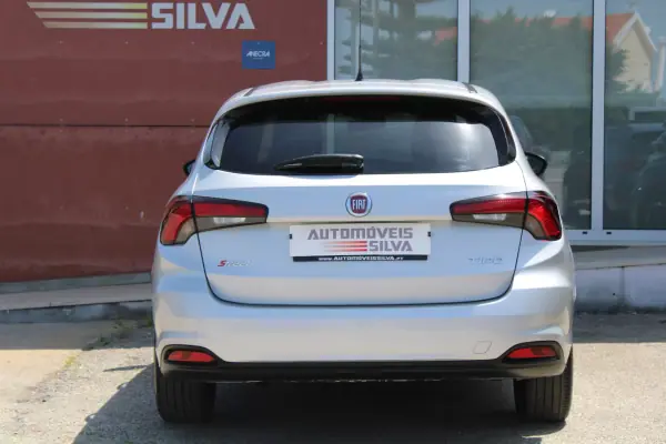 Fiat Tipo Station Wagon 2021 - 9990 EUR, 192500 km - AUTO.MOTO.pt - 192500km - foto 11 de 25