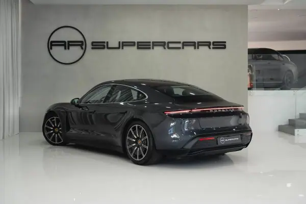 Porsche Taycan 2020 - 59950 EUR, 87282 km - AUTO.MOTO.pt - 87282km - foto 14 de 46