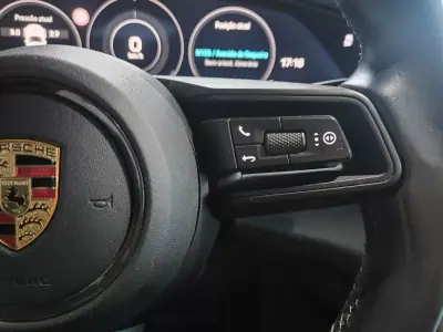 Porsche Taycan Cross Turismo 2022 - 65750 EUR, 55800 km - AUTO.MOTO.pt - 55800km - foto 33 de 40