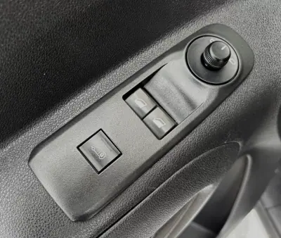 Peugeot PARTNER 1.6 BLUEHDI 3 LUGARES 2019 - 13900 EUR, 97000 km - AUTO.MOTO.pt - 97000km - foto 16 de 34