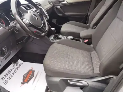 Volkswagen Tiguan Allspace 2021 - 31450 EUR, 108015 km - AUTO.MOTO.pt - 108015km - foto 6 de 20