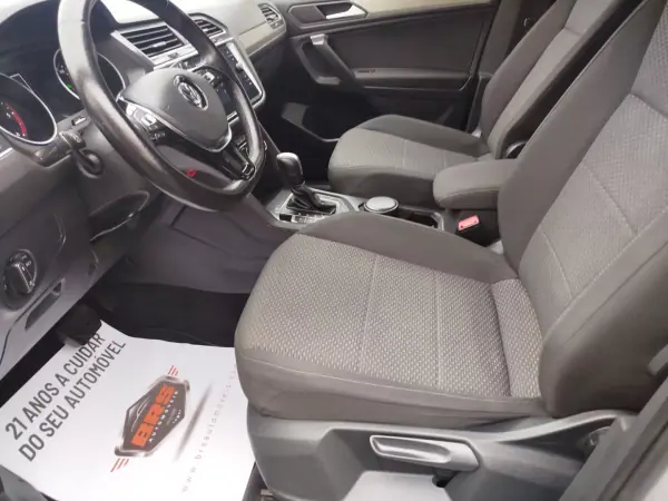 Volkswagen Tiguan Allspace 2021 - 29990 EUR, 108015 km - AUTO.MOTO.pt - 108015km - foto 6 de 20