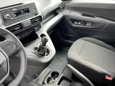 Peugeot Partner 1.5 BlueHDi Pro Standard 2021 - 14900 EUR, 62468 km - AUTO.MOTO.pt - 62468km - foto 8 de 14
