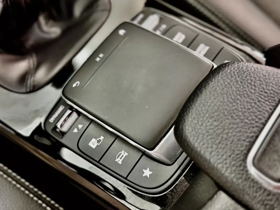 Mercedes-Benz CLA 180 2020 - 19950 EUR, 124000 km - AUTO.MOTO.pt - 124000km - foto 37 de 54