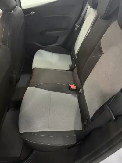 Renault Clio 2024 - 19500 EUR, 14000 km - AUTO.MOTO.pt - 14000km - foto 10 de 18