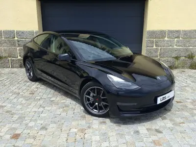 Tesla Model 3 2022 - 32490 EUR, 88297 km - AUTO.MOTO.pt - 88297km - foto 2 de 19