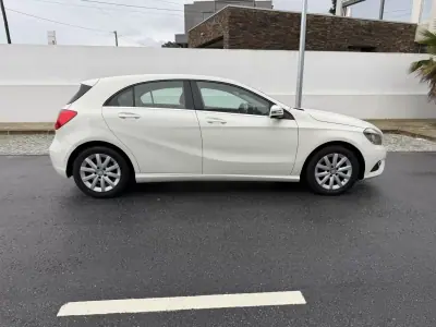 Mercedes-Benz A 180 2014 - 14200 EUR, 192198 km - AUTO.MOTO.pt - 192198km - foto 6 de 15