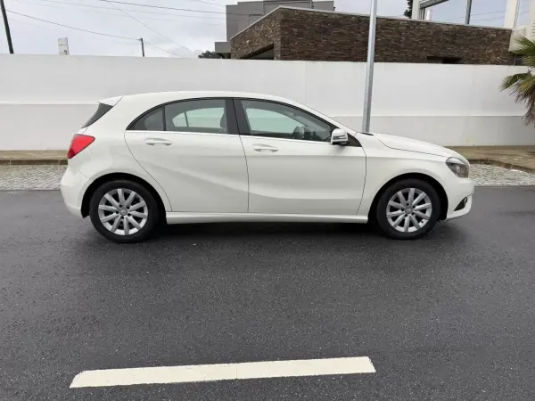 Mercedes-Benz A 180 2014 - 13950 EUR, 192198 km - AUTO.MOTO.pt - 192198km - foto 6 de 15