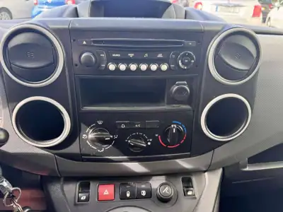 Citroën BERLINGO 3 LUGARES 2014 - 8450 EUR, 263000 km - AUTO.MOTO.pt - 263000km - foto 10 de 11