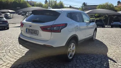 Nissan Qashqai 2019 - 18990 EUR, 110000 km - AUTO.MOTO.pt - 110000km - foto 8 de 31