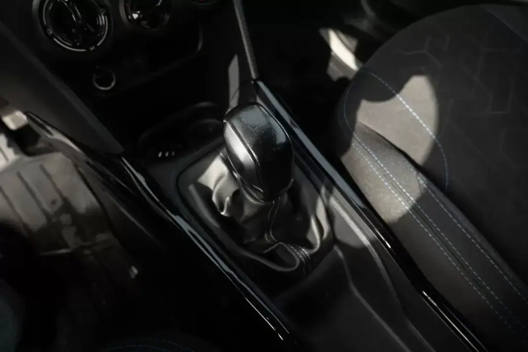 Peugeot 2008 2019 - 12999 EUR, 105150 km - AUTO.MOTO.pt - 105150km - foto 17 de 25