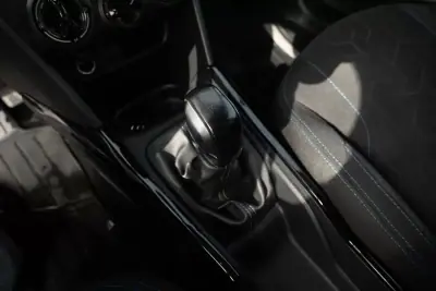 Peugeot 2008 2019 - 12999 EUR, 105150 km - AUTO.MOTO.pt - 105150km - foto 17 de 25