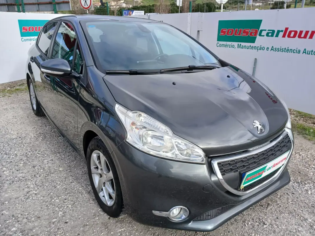 Peugeot 208 2015 - 7450 EUR, 116512 km - AUTO.MOTO.pt - 116512km - foto 6 de 23