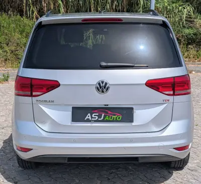 Volkswagen Touran 2016 - 13500 EUR, 211883 km - AUTO.MOTO.pt - 211883km - foto 8 de 24