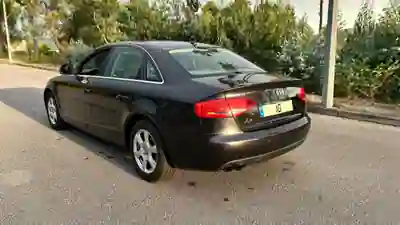 Audi A4 2008 - 7000 EUR, 395000 km - AUTO.MOTO.pt - 395000km - foto 5 de 8