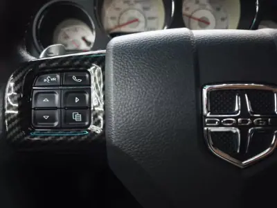 Dodge Challenger 2013 - 53950 EUR, 103962 km - AUTO.MOTO.pt - 103962km - foto 22 de 40