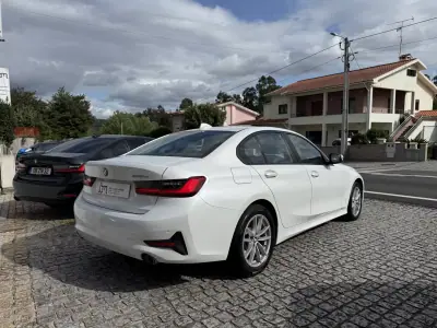 BMW 330e 2019 - 18990 EUR, 209877 km - AUTO.MOTO.pt - 209877km - foto 3 de 7
