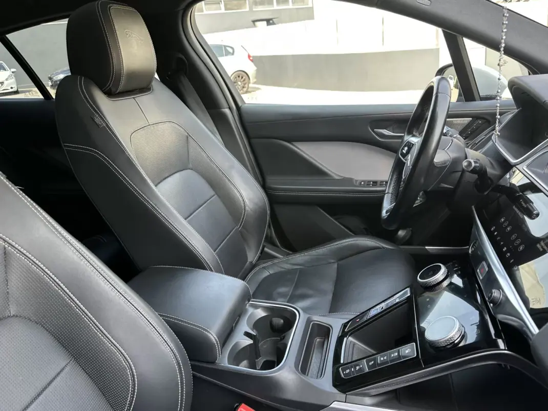 Jaguar I-Pace 2018 - 27900 EUR, 113000 km - 113000km - foto 50 de 59