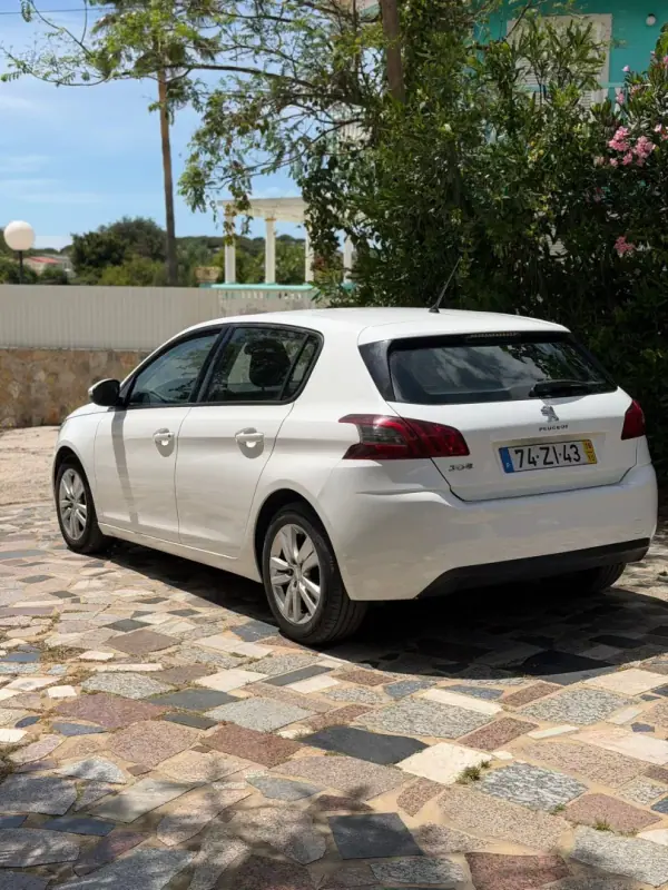 Peugeot 308 2019 - 13900 EUR, 123366 km - AUTO.MOTO.pt - 123366km - foto 4 de 9
