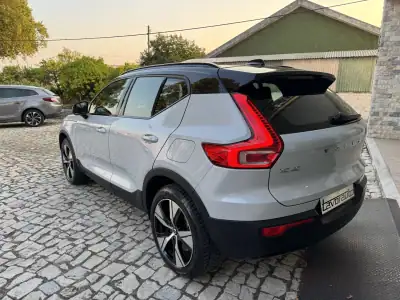 Volvo XC 40 2021 - 31500 EUR, 77000 km - AUTO.MOTO.pt - 77000km - foto 6 de 47