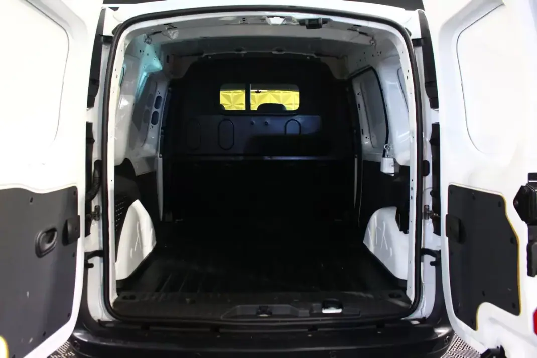 Renault 2019 - 9450 EUR, 190000 km - AUTO.MOTO.pt - 190000km - foto 15 de 23