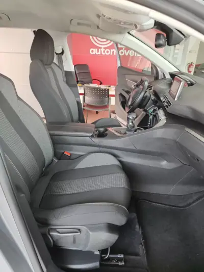 Peugeot 3008 2018 - 13950 EUR, 189000 km - 189000km - foto 18 de 36