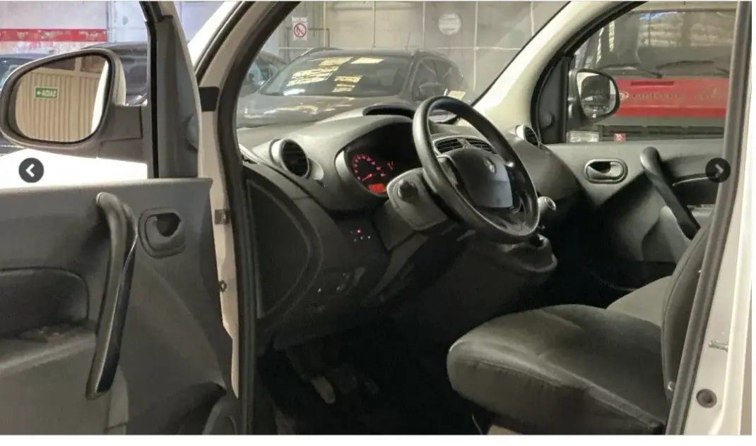 Renault Kangoo 2021 - 13500 EUR, 114002 km - AUTO.MOTO.pt - 114002km - foto 6 de 12