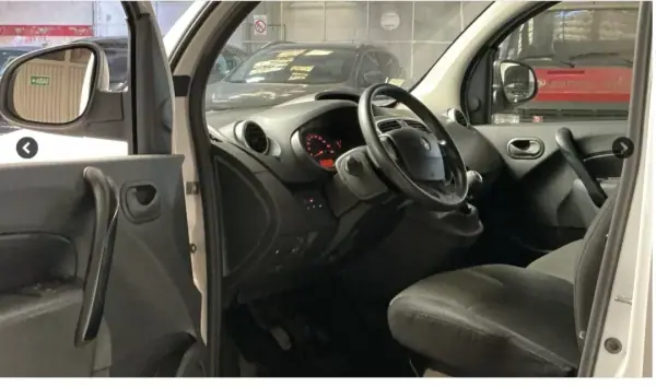Renault Kangoo 2021 - 13500 EUR, 114002 km - AUTO.MOTO.pt - 114002km - foto 6 de 12