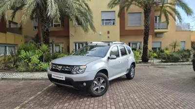 Dacia Duster 2015 - 12480 EUR, 105000 km - AUTO.MOTO.pt - 105000km - foto 11 de 16