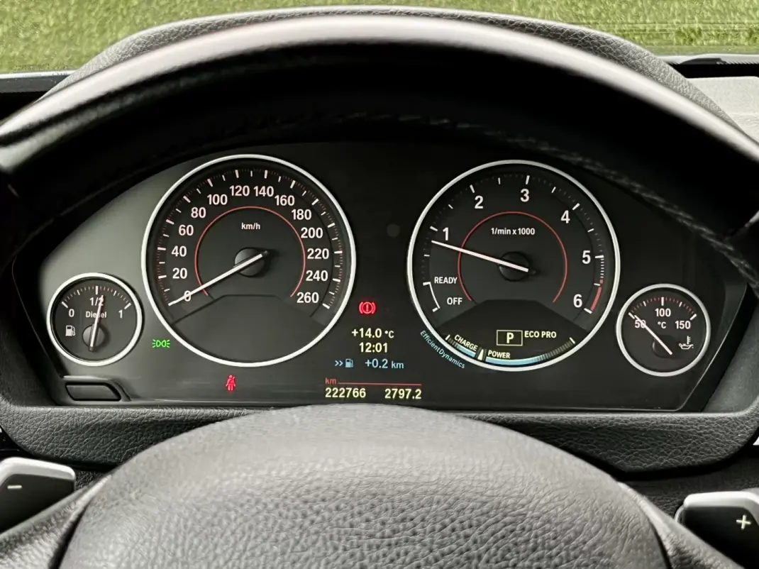 BMW 420 2013 - 22250 EUR, 222000 km - AUTO.MOTO.pt - 222000km - foto 26 de 36