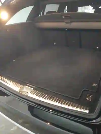 Mercedes-Benz E 220 2021 - 45800 EUR, 64800 km - AUTO.MOTO.pt - 64800km - foto 13 de 15