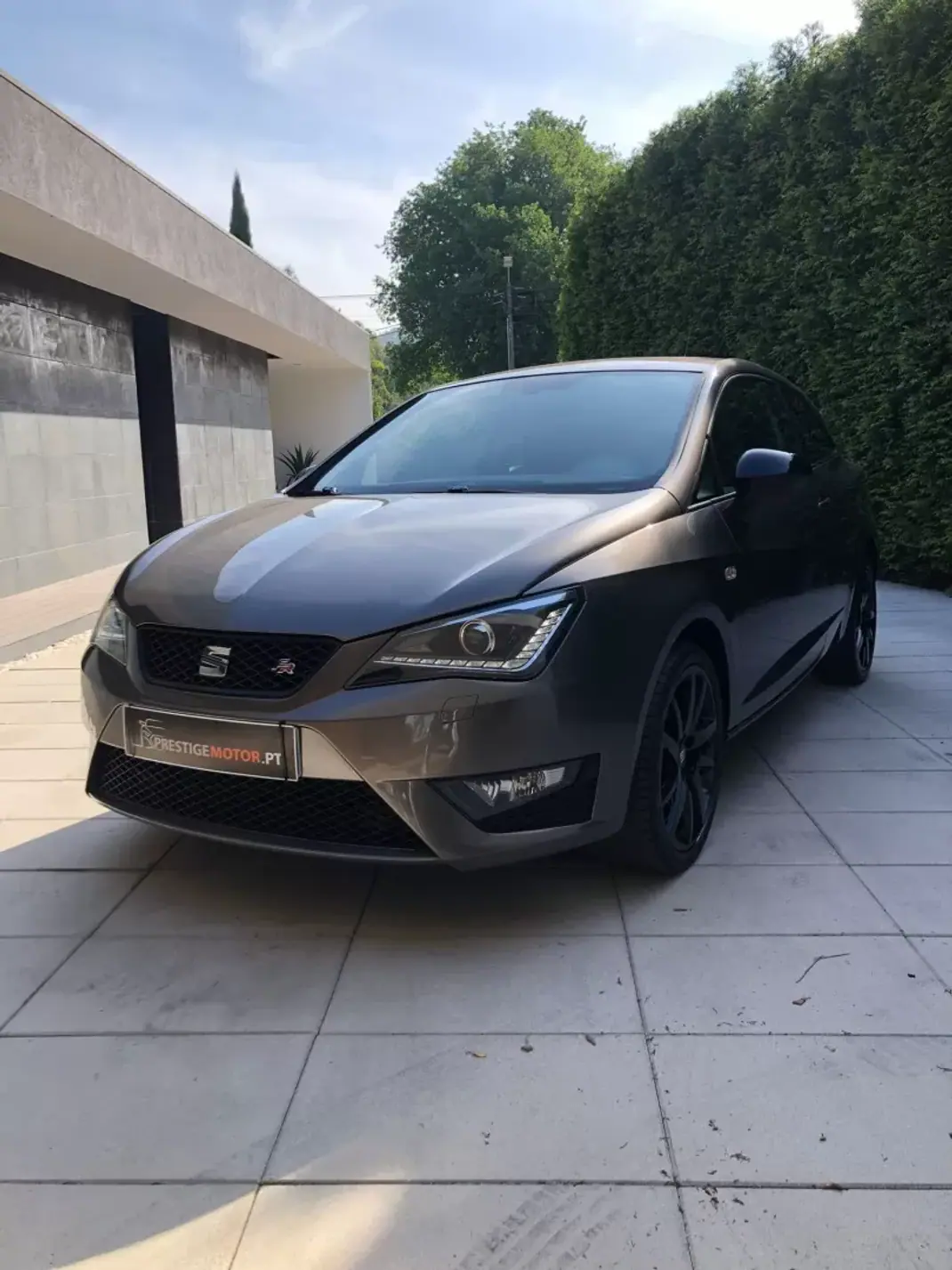 SEAT Ibiza 2016 - 10750 EUR, 142000 km - AUTO.MOTO.pt - 142000km - foto 1 de 33