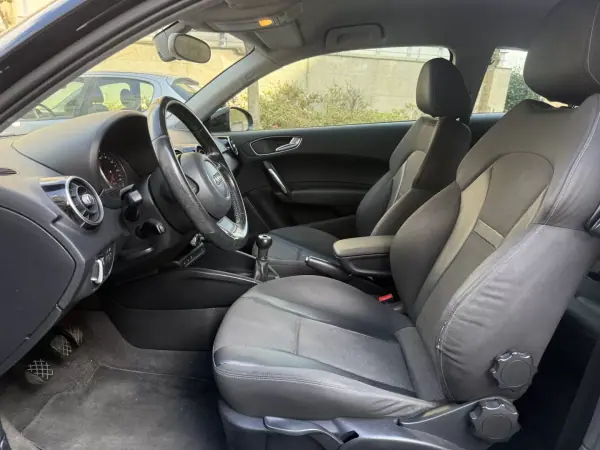 Audi A1 2011 - 8450 EUR, 203000 km - AUTO.MOTO.pt - 203000km - foto 10 de 14