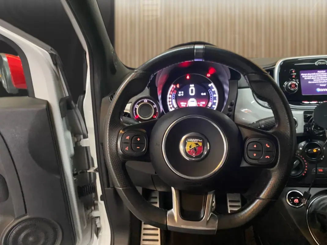 Abarth 595 2018 - 18800 EUR, 92411 km - AUTO.MOTO.pt - 92411km - foto 9 de 20