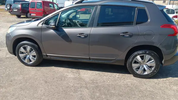 Peugeot 2008 2015 - 8950 EUR, 188371 km - AUTO.MOTO.pt - 188371km - foto 9 de 29