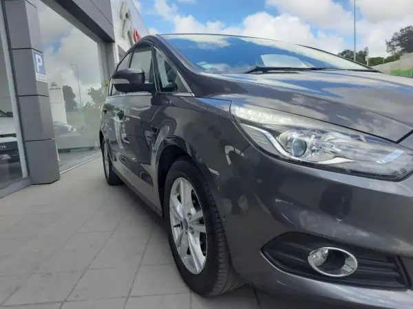 Ford S-Max 2016 - 17750 EUR, 151186 km - AUTO.MOTO.pt - 151186km - foto 10 de 35