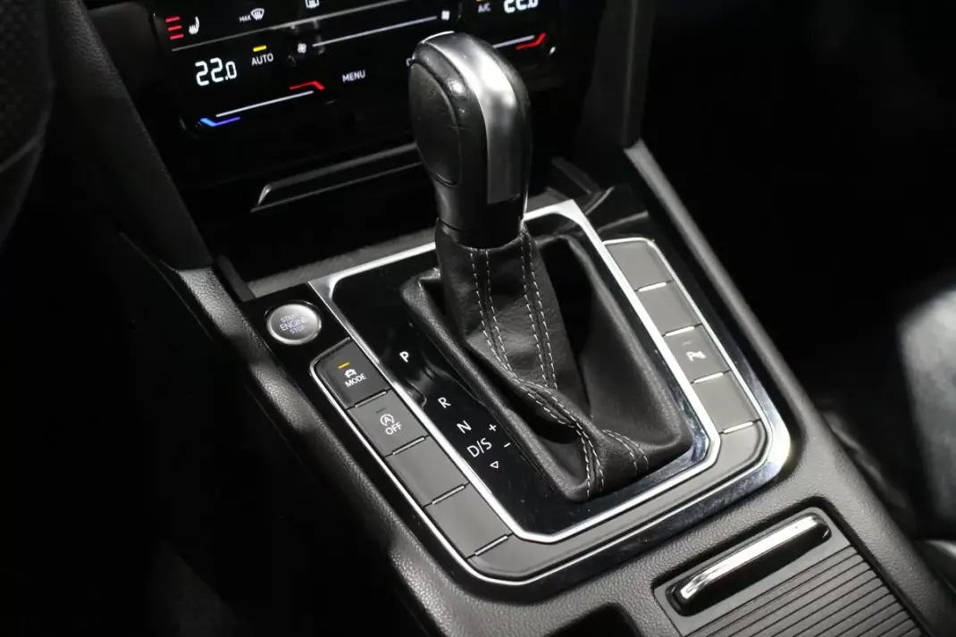 Volkswagen Arteon 2021 - 25400 EUR, 209040 km - AUTO.MOTO.pt - 209040km - foto 37 de 40