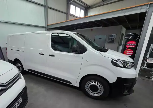 Toyota PROACE 2.0 D-4D Cool 6 Lug. 2022 - 22980 EUR, 41707 km - AUTO.MOTO.pt - 41707km - foto 11 de 17