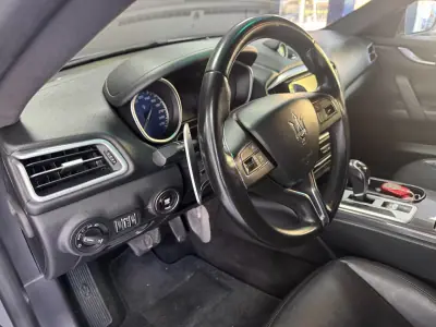 Maserati Ghibli 2014 - 31000 EUR, 226000 km - AUTO.MOTO.pt - 226000km - foto 30 de 47